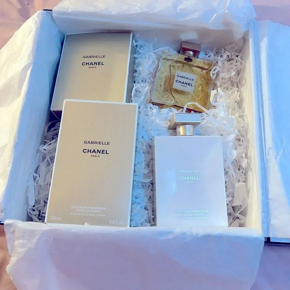 Authentic Chanel Gabrielle Fragrance and Lotion set FS gold wrap Velcro ribbon - Picture 2 of 7